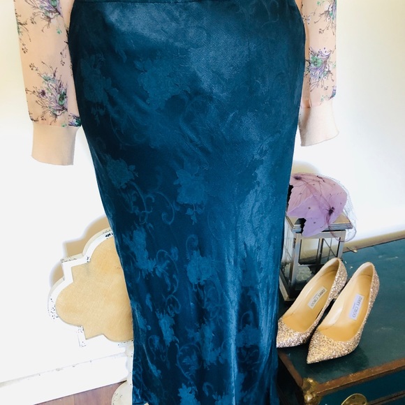 Floral Ensemble - Picture 4 of 7